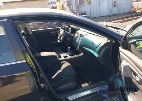 2015 Nissan Altima 2.5 Sv из США, поврежденный, VIN 1N4AL3AP4FC246510